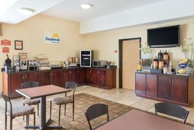 Days Inn by Wyndham North Mobile