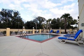 Days Inn by Wyndham North Mobile