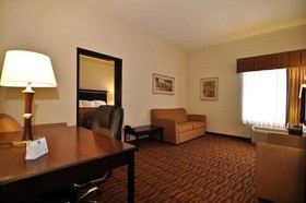 Days Inn by Wyndham North Mobile