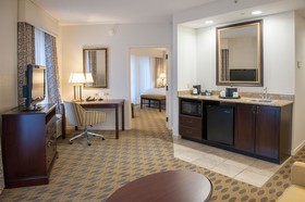 Hampton Inn & Suites Mobile- Downtown Historic District