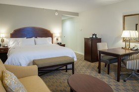 Hampton Inn & Suites Mobile- Downtown Historic District