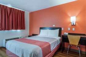 OYO Hotel Mobile, AL I-65 at Airport Blvd