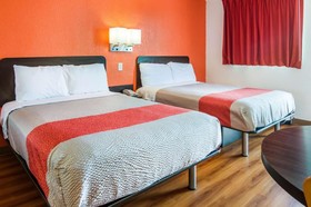 OYO Hotel Mobile, AL I-65 at Airport Blvd