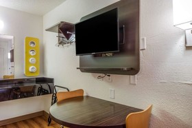 OYO Hotel Mobile, AL I-65 at Airport Blvd