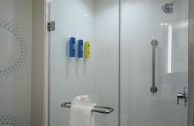 Tru by Hilton Mobile