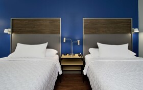 Tru by Hilton Mobile