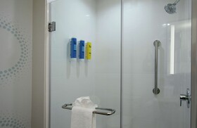 Tru by Hilton Mobile