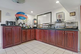 Travelodge by Wyndham Montgomery East