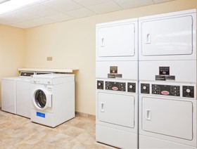 Candlewood Suites Eastchase Park