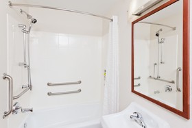 Candlewood Suites Eastchase Park