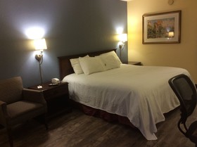 Days Inn by Wyndham Montgomery Near AUM