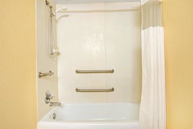 Days Inn by Wyndham Montgomery Near AUM