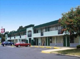 Days Inn by Wyndham Montgomery I-85