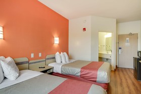 Motel 6 Montgomery Airport