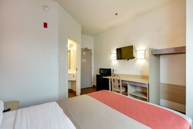 Motel 6 Montgomery Airport