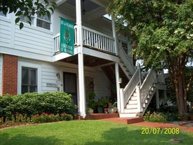 Red Bluff Cottage Bed & Breakfast