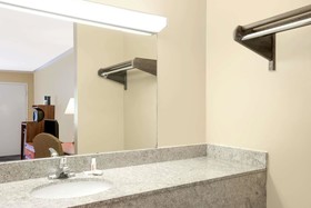 Budgetel Inn & Suites