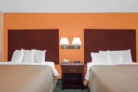 Days Inn by Wyndham Moulton