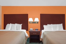 Days Inn by Wyndham Moulton