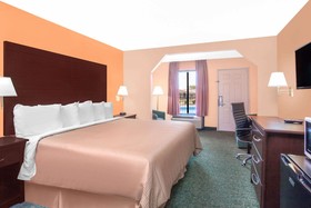 Days Inn by Wyndham Moulton