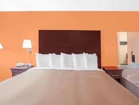 Days Inn by Wyndham Moulton