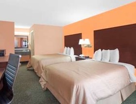 Days Inn by Wyndham Moulton