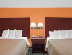 Days Inn by Wyndham Moulton