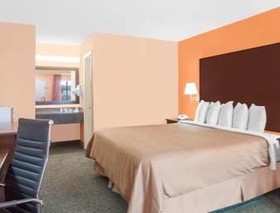 Days Inn by Wyndham Moulton