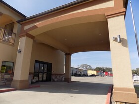 Moulton Inn & Suites