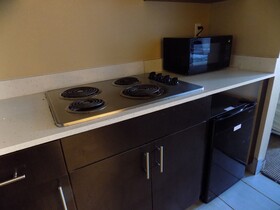 Moulton Inn & Suites