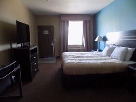 Moulton Inn & Suites