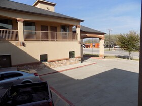 Moulton Inn & Suites