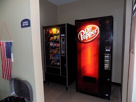 Moulton Inn & Suites