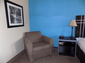 Moulton Inn & Suites