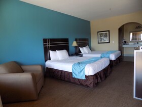 Moulton Inn & Suites