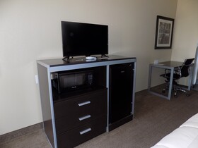 Moulton Inn & Suites