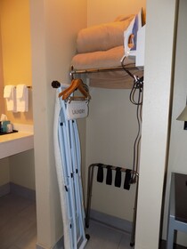 Moulton Inn & Suites