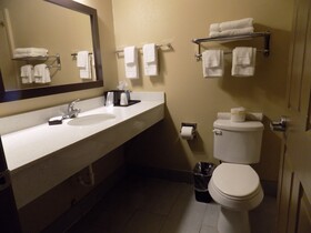 Moulton Inn & Suites