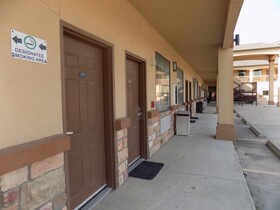 Moulton Inn & Suites