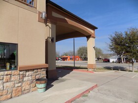 Moulton Inn & Suites