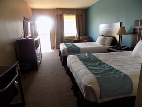 Moulton Inn & Suites