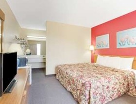 Days Inn by Wyndham Muscle Shoals Florence