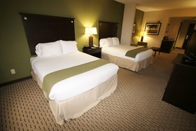 Holiday Inn Express Hotel & Suites Opelika Auburn