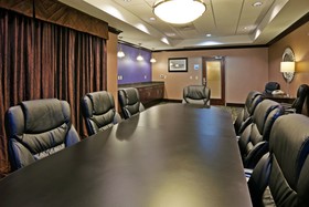 Holiday Inn Express Hotel & Suites Opelika Auburn