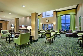 Holiday Inn Express Hotel & Suites Opelika Auburn