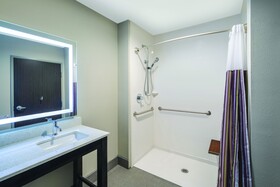 La Quinta Inn & Suites by Wyndham Opelika Auburn