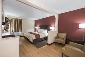 Red Roof PLUS & Suites Opelika