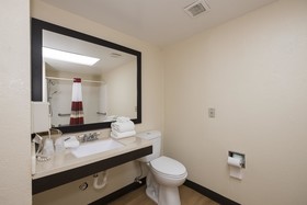 Red Roof PLUS & Suites Opelika