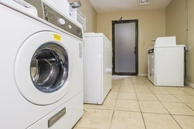 Red Roof PLUS & Suites Opelika