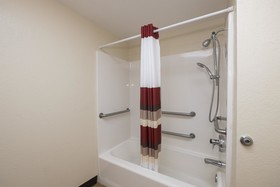 Red Roof PLUS & Suites Opelika